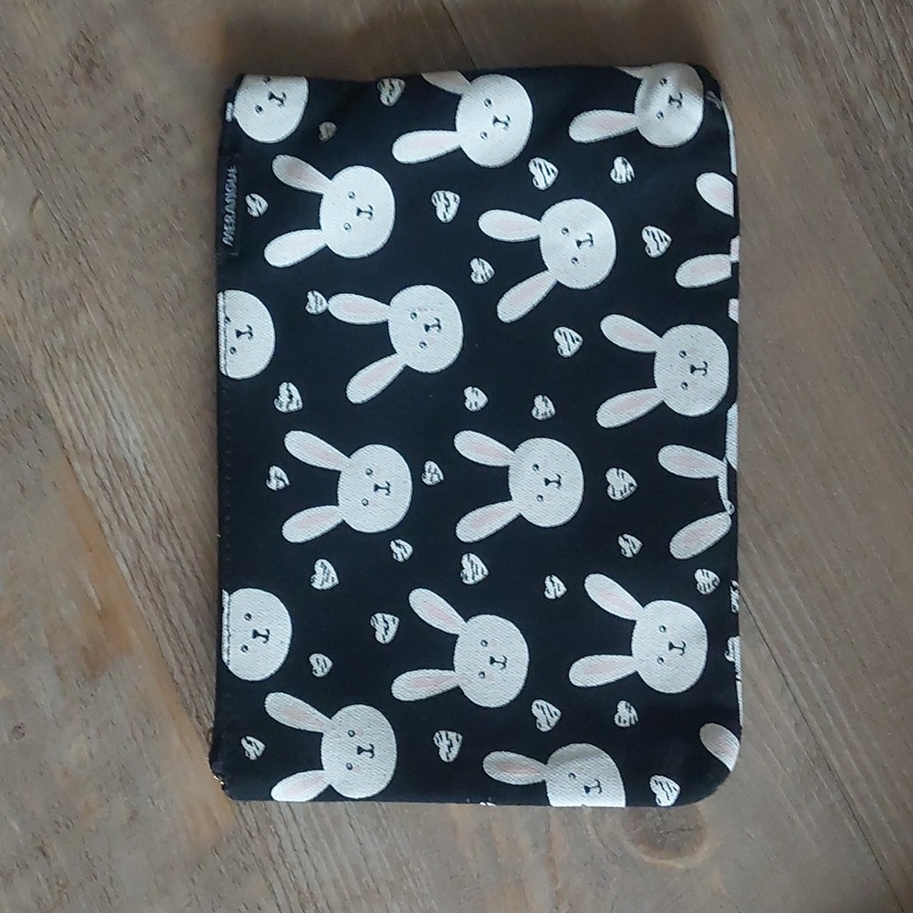 Rabbit print pouch